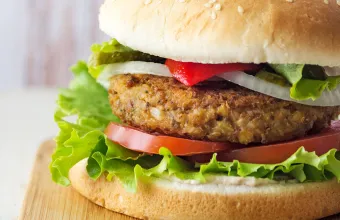 Νηστίσιμο burger με φακές και μανιτάρια