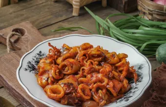 Καλαμαράκια στιφάδο