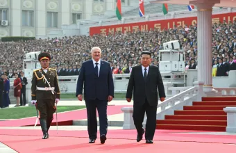 Ο Λουκασένκο με τον Κιμ Γιονγκ Ουν