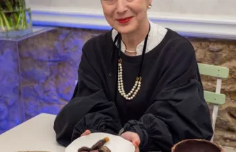 Μίνα Αποστολίδη: Η Ελληνίδα σοκολατοποιός που κατέκτησε τους Βέλγους