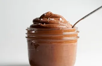 Μους σοκολάτας με ελαιόλαδο και θαλασσινό αλάτι