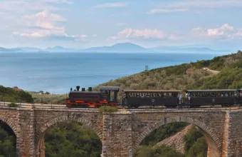 Μουτζούρης: Το τρενάκι του Πηλίου