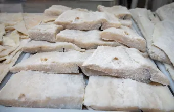 25η Μαρτίου: Οι τιμές του μπακαλιάρου στην αγορά και τι να προσέξουμε