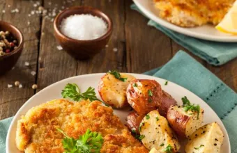 Τι να μαγειρέψω σήμερα Κυριακή; Σνίτσελ φούρνου με ψητές πατάτες- Το μενού της εβδομάδας (9-15/3)