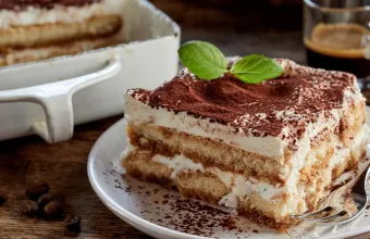 Τιραμισού: Η ιστορία του ιταλικού γλυκού που κατέκτησε τον κόσμο