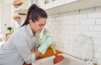 10 τρόφιμα που φράζουν τον νεροχύτη σου και πώς να τα διαχειριστείς