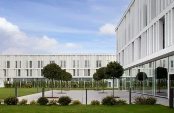 Ξενοδοχείο J Hotel