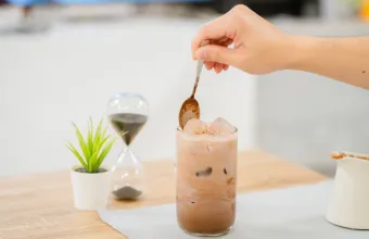 Coffee yogurt boy: Τι είναι ο καφές με γιαούρτι που έχει γίνει viral;