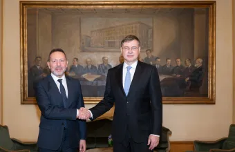 Στουρνάρας - Ντομπρόφσκις