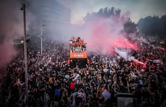 Έπεσαν τα τείχη για τον Κυπελλούχο ΟΦΗ: Συγκλονιστική φιέστα στο Ηράκλειο