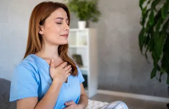 Η βιταμίνη που ωφελεί τους πνεύμονες και σε ποιες τροφές θα τη βρεις