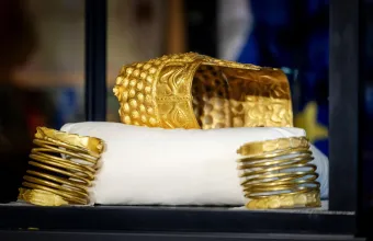 χρυσό κράνος