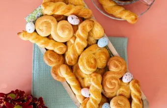 Πασχαλινά κουλουράκια με άρωμα τσουρέκι βήμα - βήμα