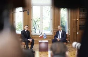 Μητσοτάκης μακρόν