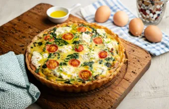 Κις με σπανάκι, ντοματίνια και μοτσαρέλα