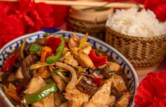 TukTuk: Το αγαπημένο ασιατικό της Αθήνας που σε μεταφέρει από το Κουκάκι στην Μπανγκόκ