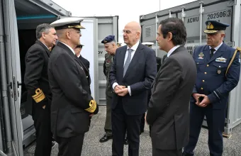 Δένδιας