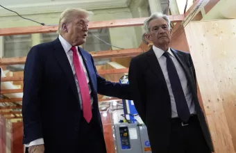 Τραμπ - Πάουελ