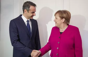 Επικοινωνία Μητσοτάκη-Μέρκελ για τις τελευταίες ενέργειες της Τουρκίας