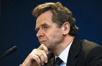 Στήριξη Τόμσεν στην κυβέρνηση για τις μεταρρυθμίσεις