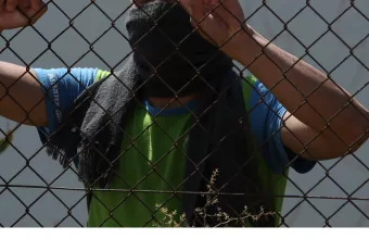 Μαλακάσα: Μαστίγωσαν και κακοποίησαν σεξουαλικά ανήλικο