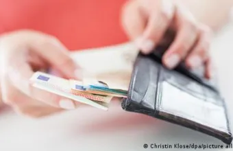 Χρήματα σε πορτοφόλι