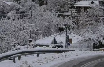 Κακοκαιρία στην Ήπειρο: Συνεχείς χιονοπτώσεις σε περιοχές άνω των 800 μέτρων