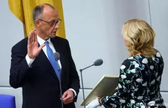 Ορκωμοσία Φρίντριχ Μερτς στη βουλή