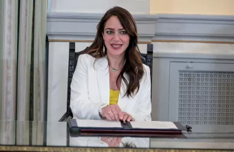 Δόμνα Μιχαηλίδου χαμογελαστή