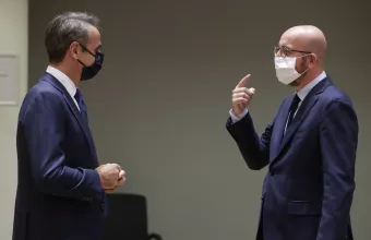 Σε «θέση μάχης» για τη  Σύνοδο Κορυφής η κυβέρνηση - Διπλωματικός πυρέτος