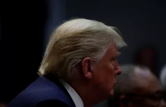 Τραμπ κατά Pfizer – Δημοκρατικών - FDA: Έκρυψαν την είδηση για το εμβόλιο προεκλογικά!  