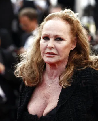 Ούρσουλα Άντρες