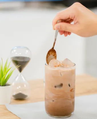 Coffee yogurt boy: Τι είναι ο καφές με γιαούρτι που έχει γίνει viral;