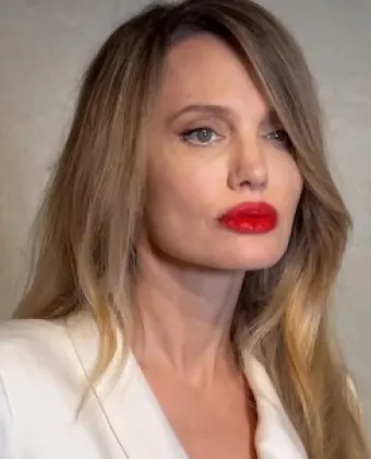 Αντζελίνα Τζολί