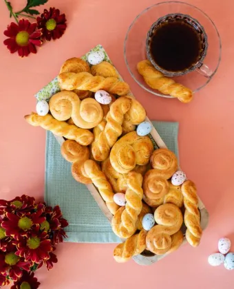 Πασχαλινά κουλουράκια με άρωμα τσουρέκι βήμα - βήμα