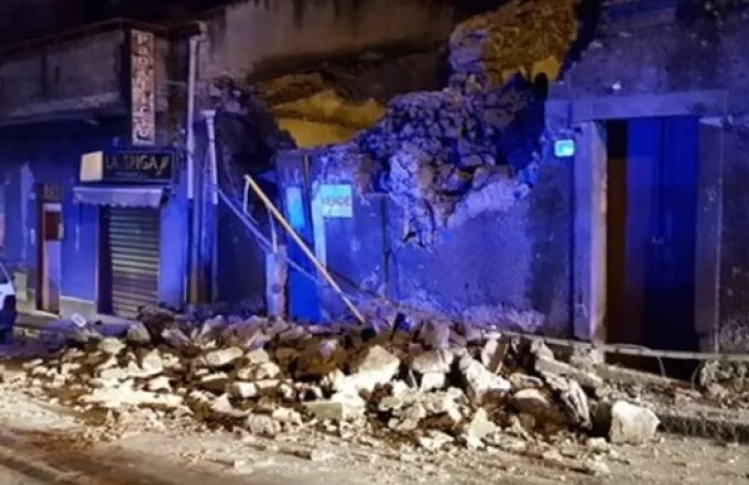 Σεισμός 4,8 ρίχτερ ταρακούνησε τη Σικελία. Κατέρρευσαν σπίτια.28 τραυματίες