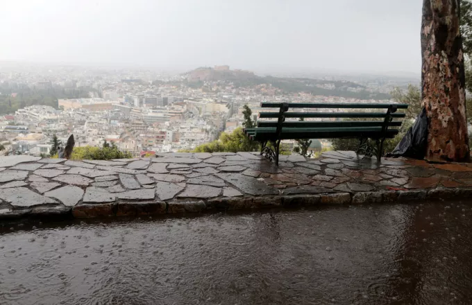 H Υπατία προκαλεί φαινόμενο παγωμένης βροχής σε Μακεδονία και Θεσσαλία