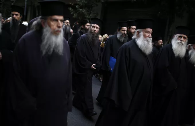 Κοινή στάση από Φανάρι και Εκκλησία της Ελλάδος για Μισθοδοσία Κλήρου 