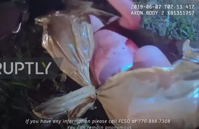 Αντιδράσεις για το βίντεο από τον εντοπισμό μωρού μέσα σε κλειστή σακούλα