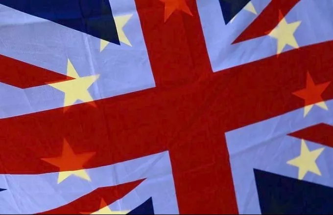 Βρετανία-ΕΕ: Από μια κλωστή κρέμεται η συμφωνία του Brexit 