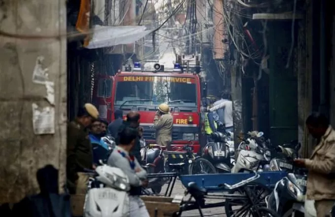 Ινδία: Δεκάδες νεκροί από πυρκαγιά σε εργοστάσιο στο Νέο Δελχί