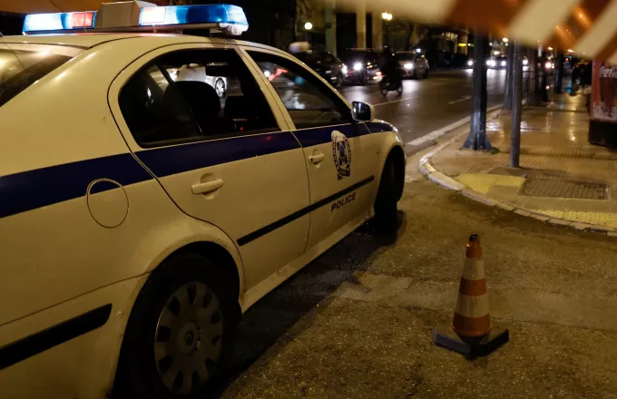 Κρήτη: Καταδίωξαν μεθυσμένο νεαρό επί 12 χλμ – Μούντζωνε τους αστυνομικούς