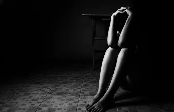 Σοκ στις ΗΠΑ: Tην κρατούσε ως «σκλάβα του σεξ» επί 5 χρόνια- Πώς γλίτωσε 