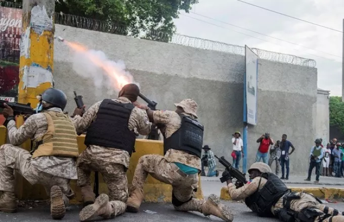 Αϊτή: Παραλυμένη πρωτεύουσα μετά τα αιματηρά επεισόδια μεταξύ αστυνομικών και στρατιωτικών 