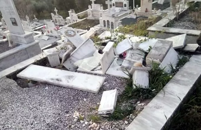 Bανδάλισαν τάφους στο νεκροταφείο της Καμαρούλας Αγρινίου (pic)