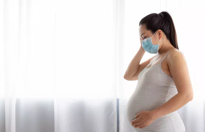 Κορωνοϊός: Τα αντισώματα της μητέρας μεταφέρονται διαπλακουντιακά στο έμβρυο