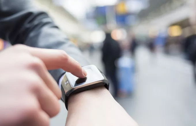 Έρευνα για τα smartwatch: 64% των Ελλήνων πιστεύουν ότι μπορούν να κάνουν τη ζωή μας καλύτερη