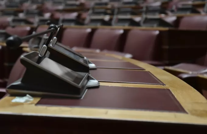 Υπερψηφίστηκε το νομοσχέδιο για το νέο σύστημα προσλήψεων στο δημόσιο