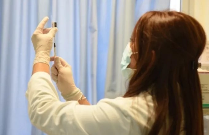 Κορωνοϊός-Βρετανία: Έρχεται εμβόλιο- «έξυπνο» τσιρότο που θα παρακολουθεί τον οργανισμό