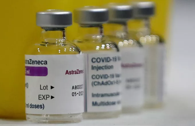 Δόθηκε το «πράσινο φως» για χορήγηση του εμβολίου της AstraZeneca στους άνω των 65